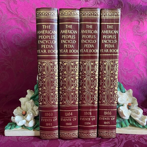 The American Peoples Encyclopedia Year Book 1963: Events of 1962. Birthday Gift! - Picture 10 of 11